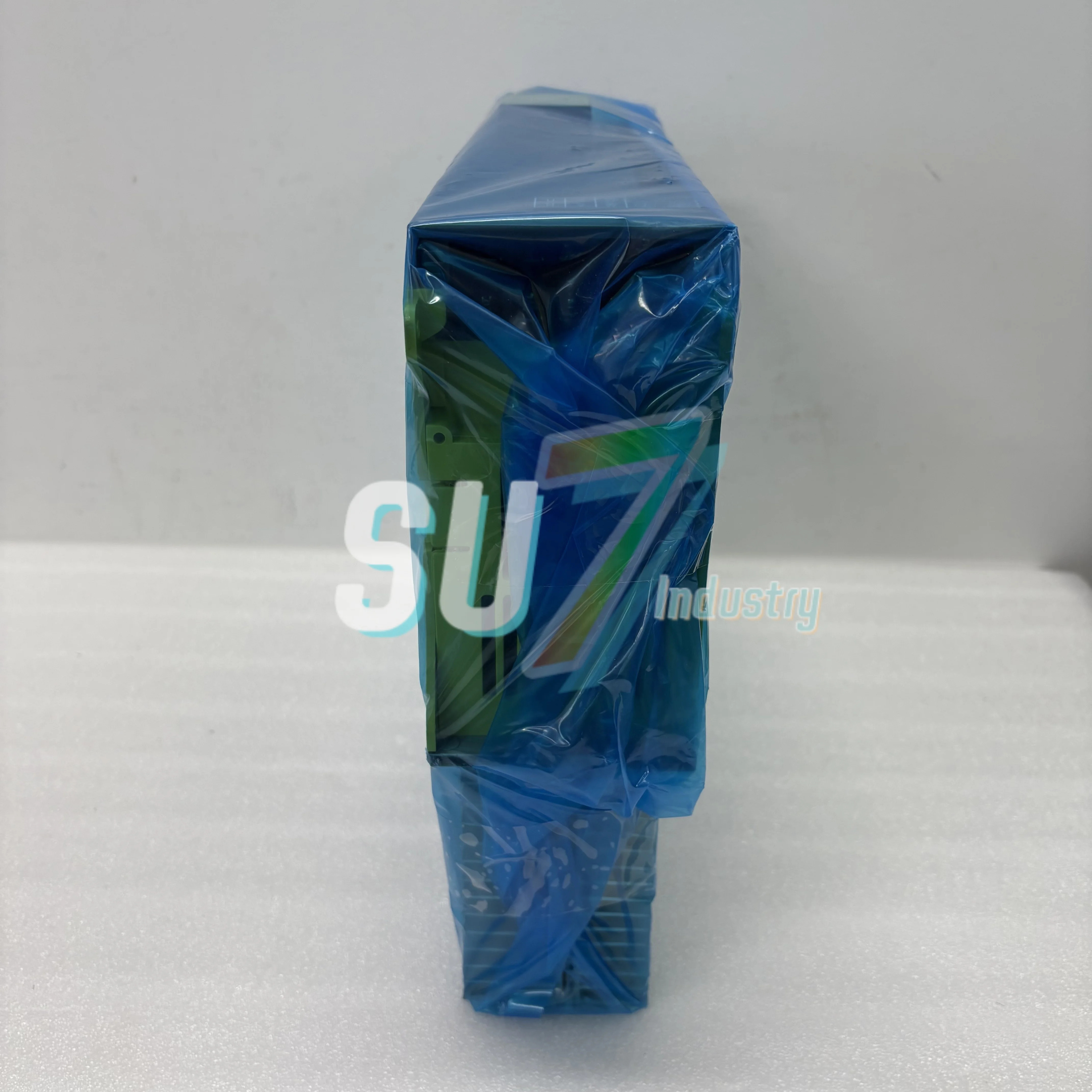 새 서보 드라이브 A06B-6096-H106