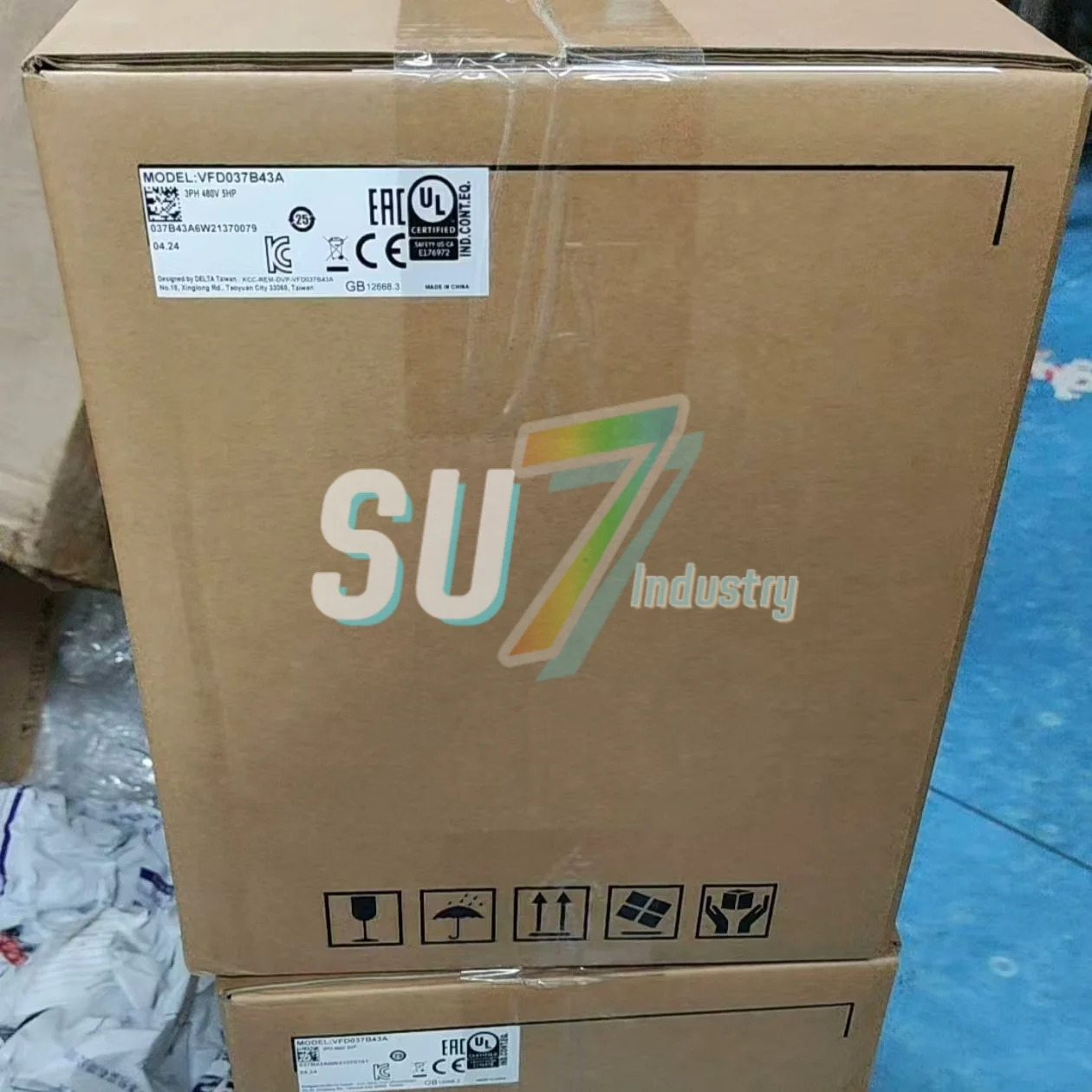 VFD037B23A 인버터 AC 가변 주파수 드라이브 원본