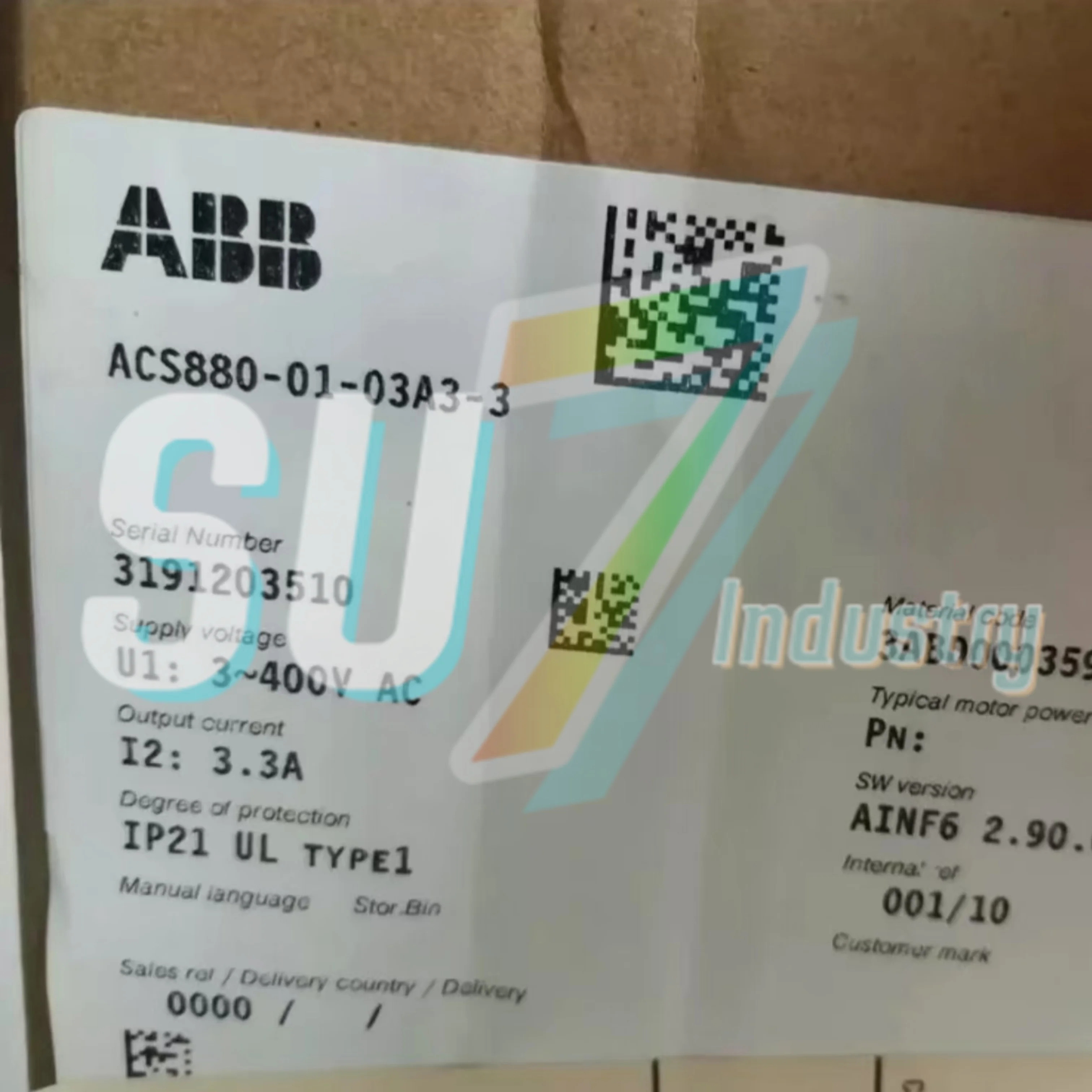 ACS880-01-02A4-3 ACS880-01-03A3-3 주파수 변환기 새