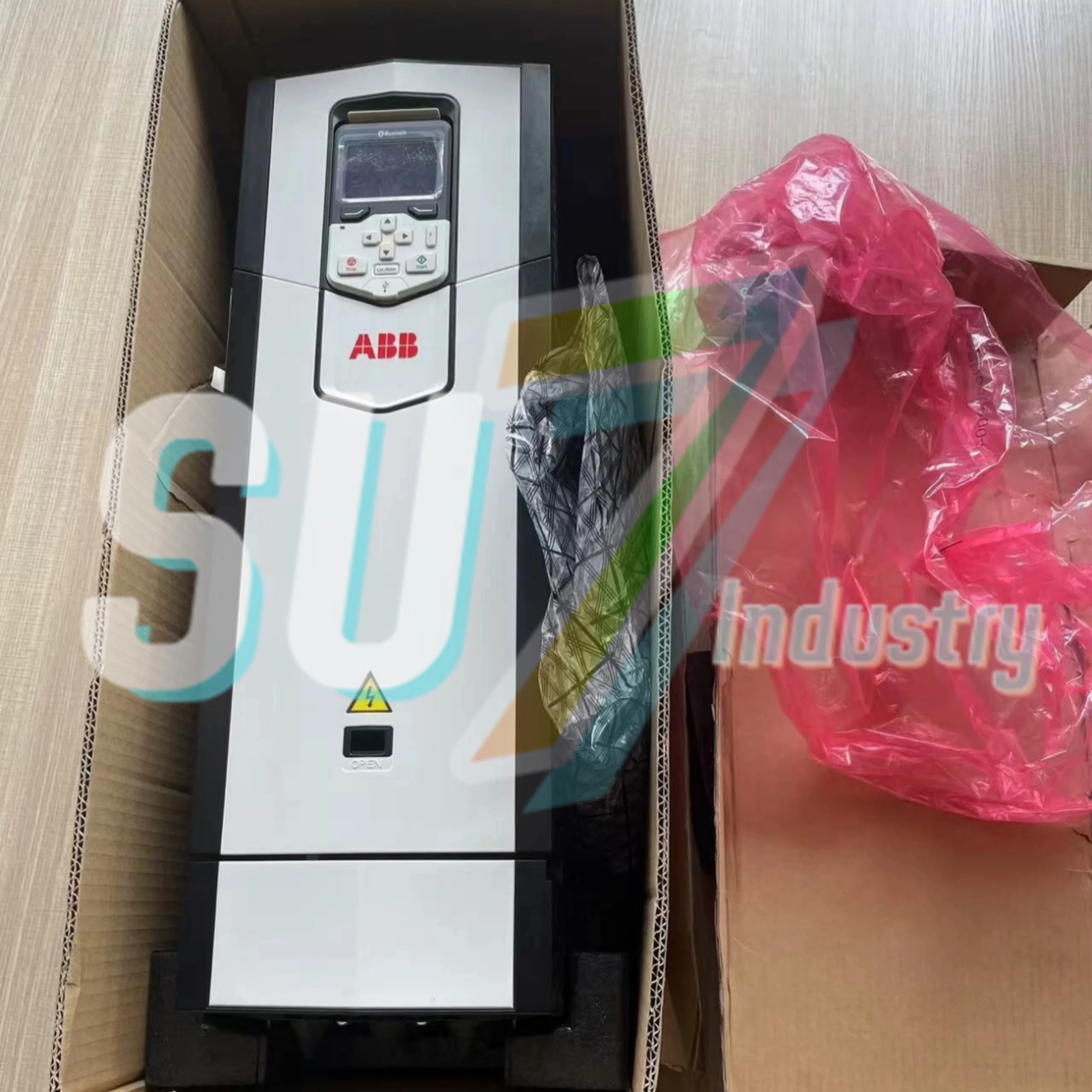 ACS880-01-032A-3 ACS880-01-038A-3 주파수 변환기 원본