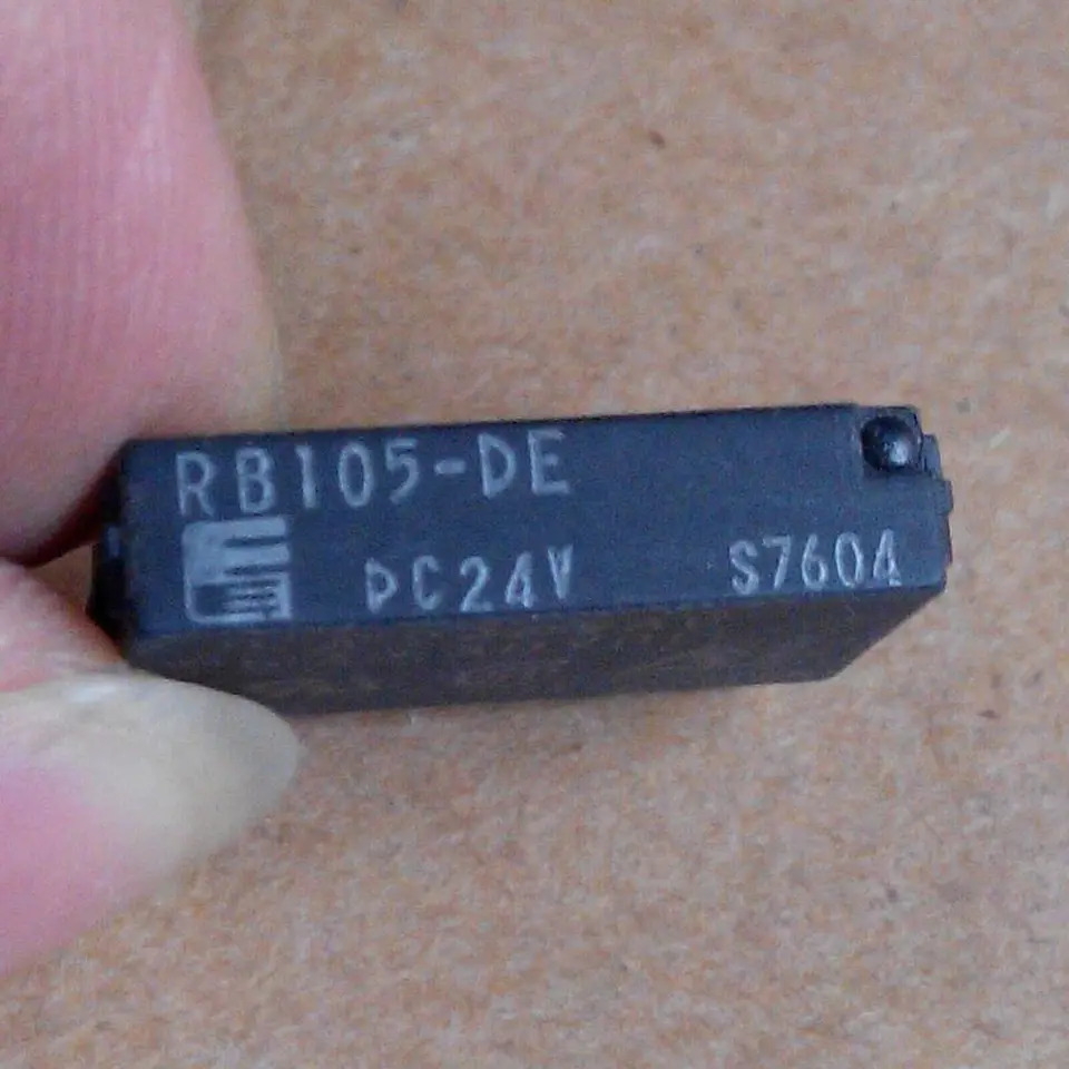 후지 릴레이 RB105-DE DC24V 24V 5A 4핀 QW신