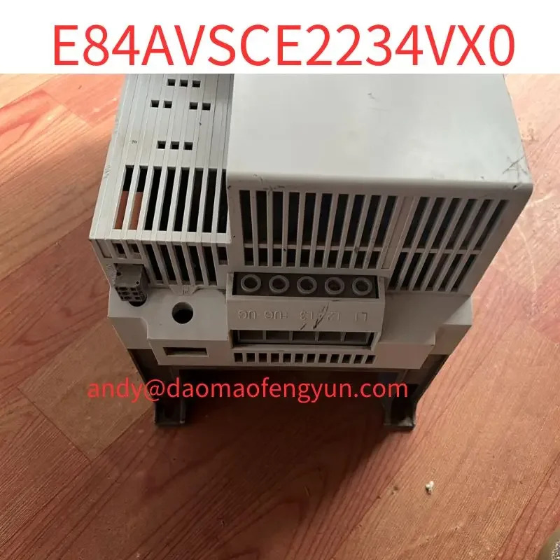 리퍼 주파수 변환기 E84SCE2234VX0 OK