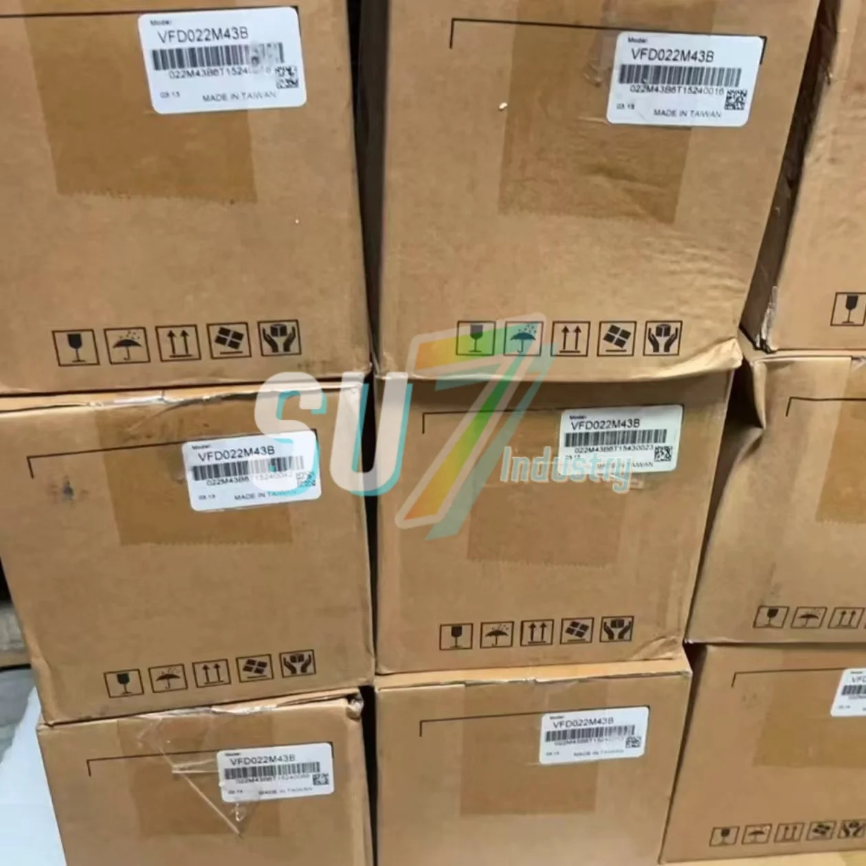 주파수 인버터 VFD022M43B