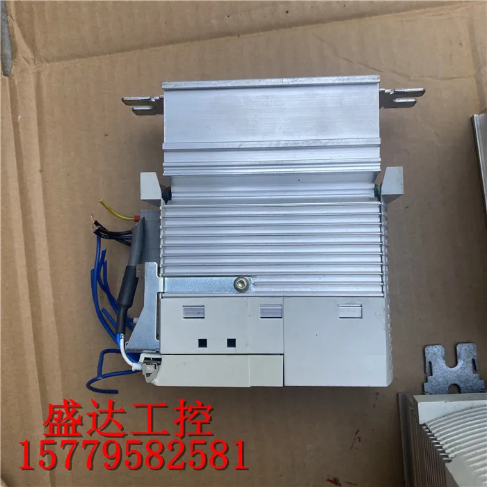 리퍼 렌즈 8200 주파수 변환기 E82EV371-2C 0.37KW 220V