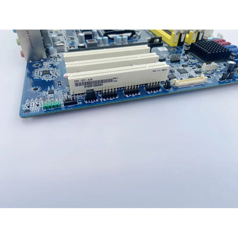 P/N19A7Q7700-01 산업마더보드 듀얼 이더넷 포트 다직렬 ERX-Q77-A1R
