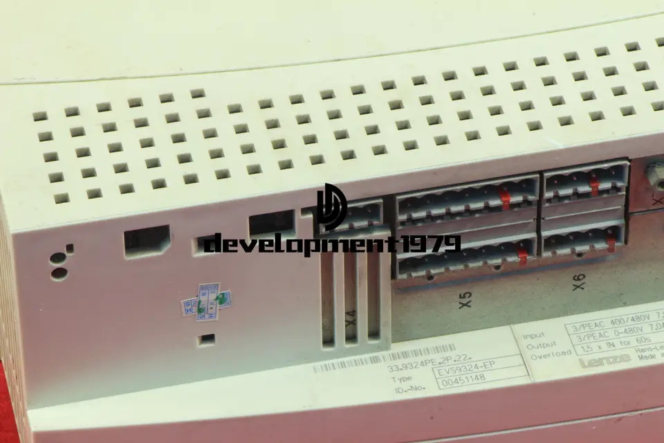 LENZE EVS9324-EP EVS9324EP PLC 인버터 리퍼