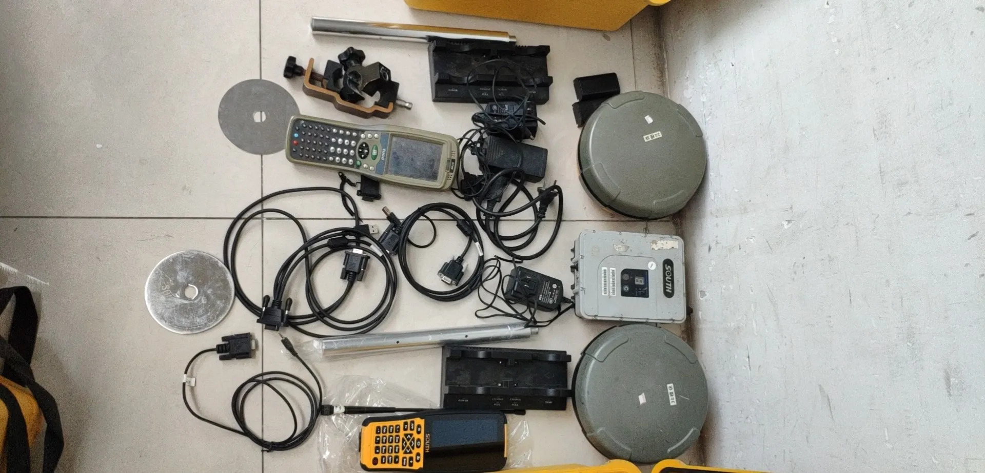 남쪽 측량 장비 GNSS 수신기 손 Hi-Target S82 G1 G6 Gps Rtk Gnss