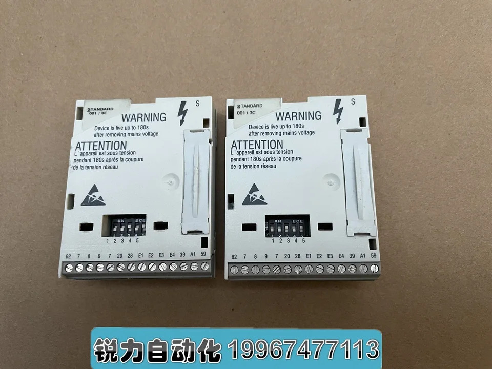 Lenze 8200 시리즈 주파수 변환기 IO 통신 모듈 E82ZAFSC001