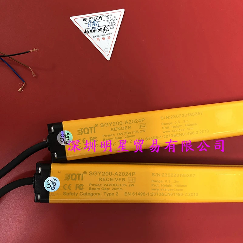 SQTI 라이트 SGY200-E10340N 격센서 1 페널티 10