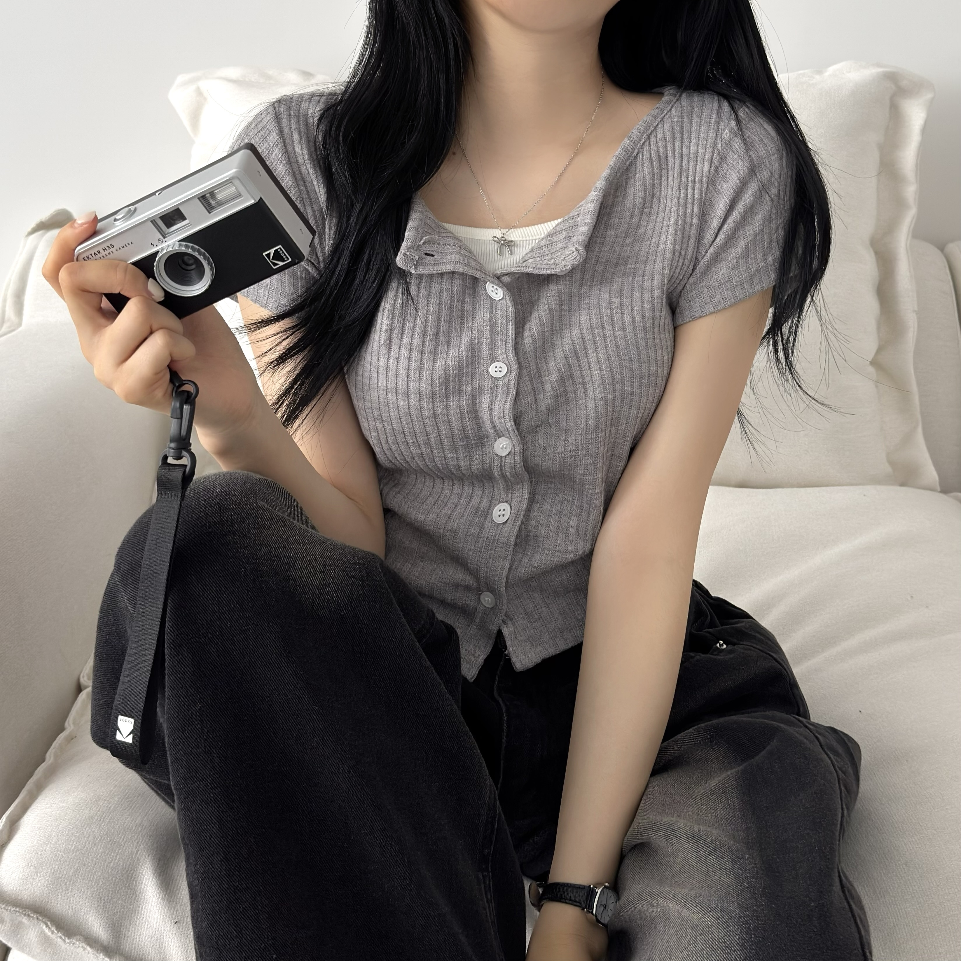 라운드넥 사이드셔링 골지라인 허리잘록 여름가디건 버튼 크롭 반팔 티셔츠 이미지 7