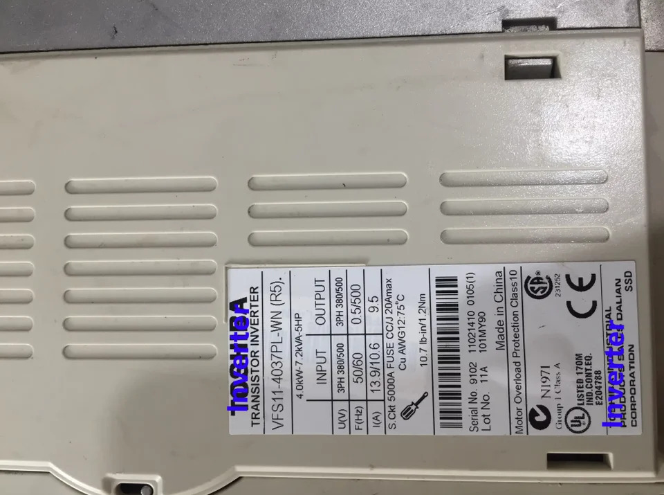 오리지널 인버터 VFS11-4037PL-WNR5