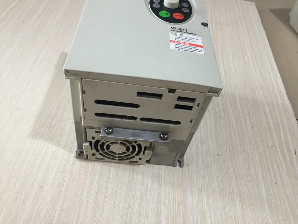 오리지널 인버터 VFS11-4037PL-WNR5