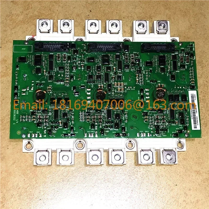 FS450R12KE3/AGDR-71은 외관이 좋습니다FS450R17KE3은 인버터 드라이버 보드를 트리거합니다