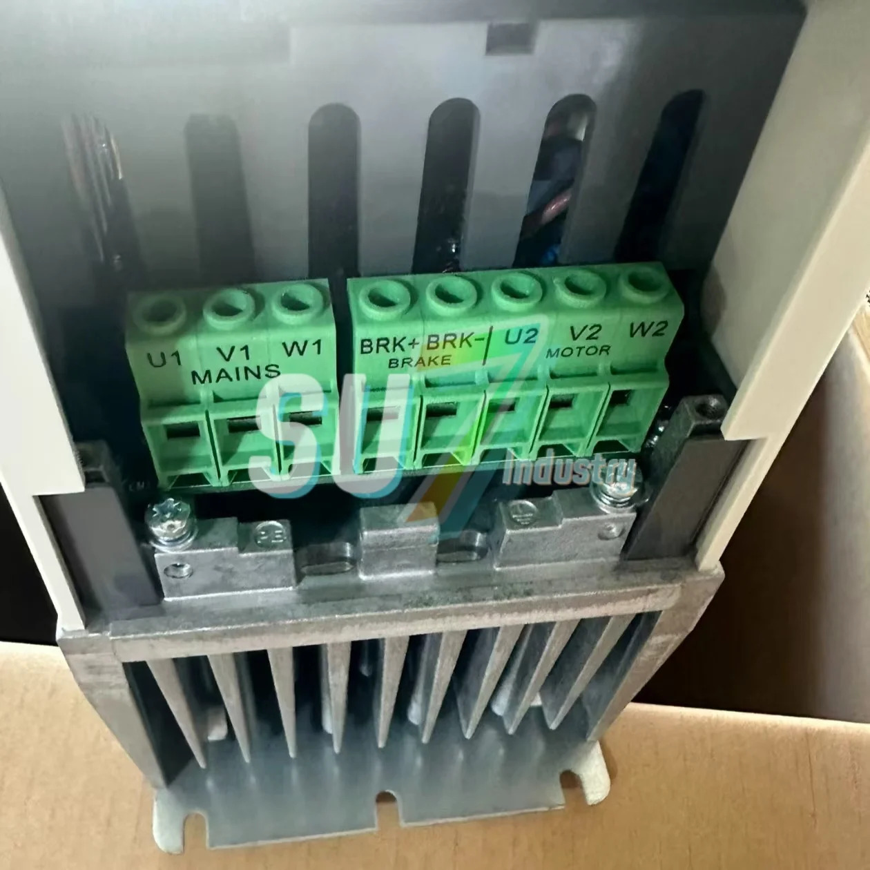 ACS550-01-05A4-4 ACS550-01-06A9-4 인버터