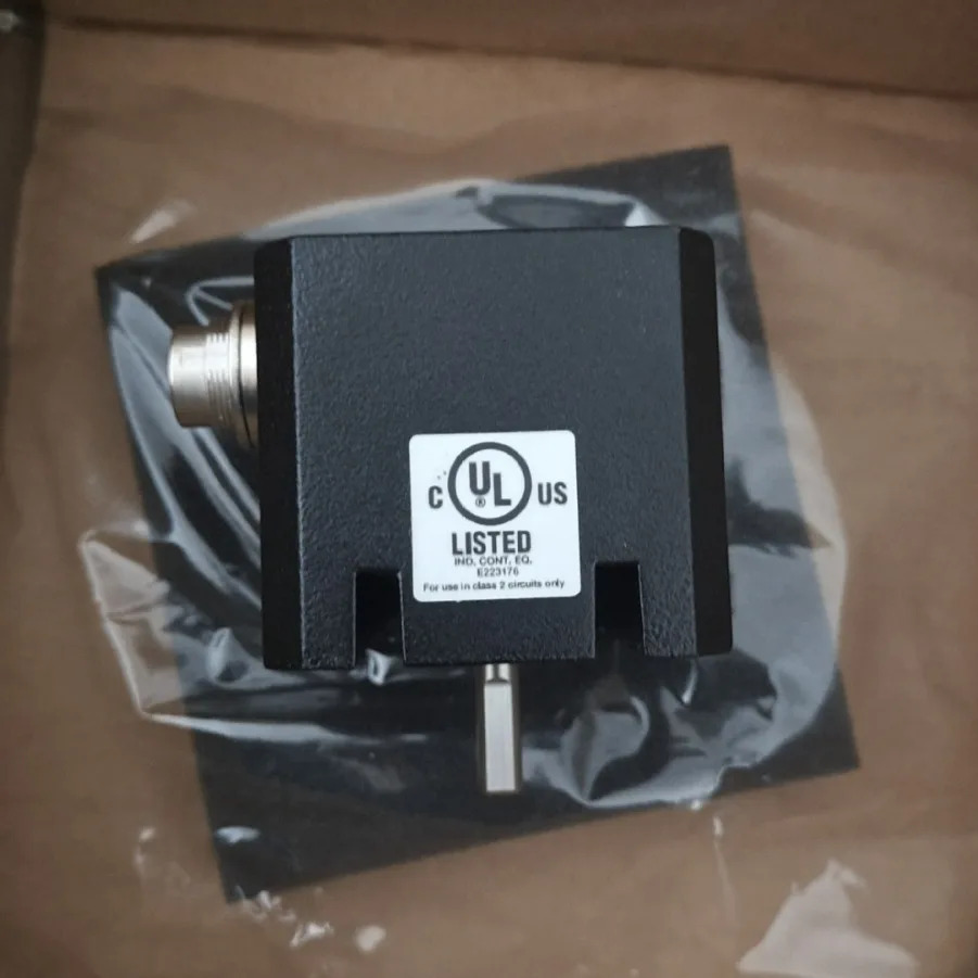 P x F IQT1-FP-IO-V1 RFID 읽기/쓰기 장치 포장