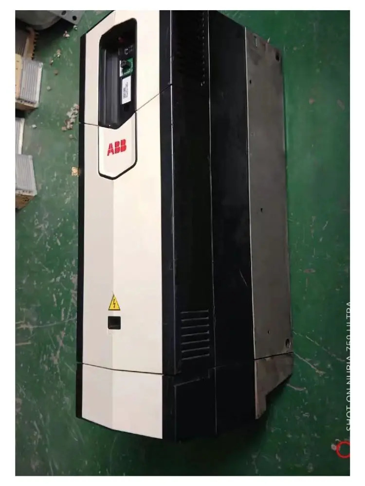 리퍼 ACS880-01-045A-3 인버터 OK
