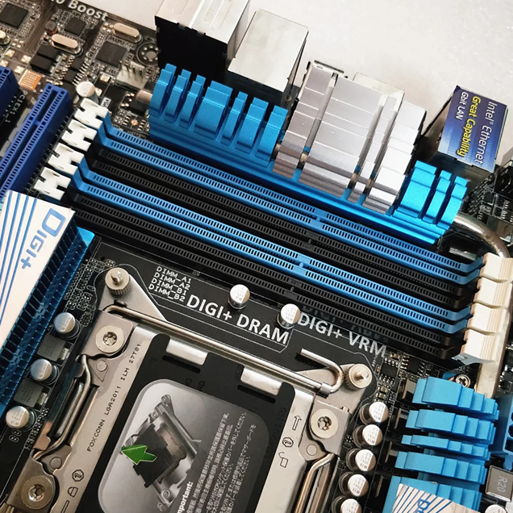 ASUS호환 워크스테이션마더보드 P9X79 DELUXE 지지대 i7 X79 LGA 2011 64GB DDR3 PCIE 3.0 메인보드
