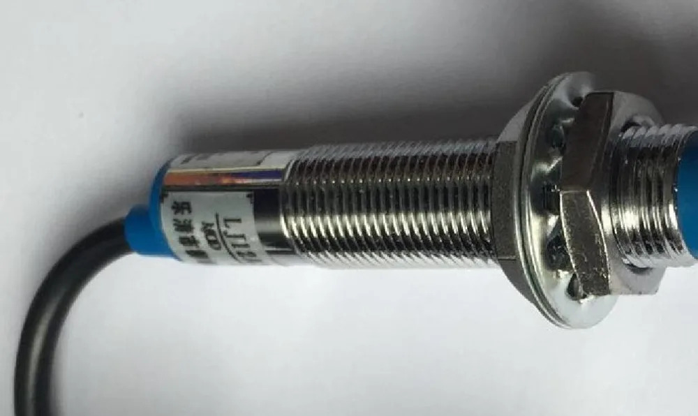 LM12-3004NA 내장 스위치 원격 4mm NPN 3 선 정상 개방