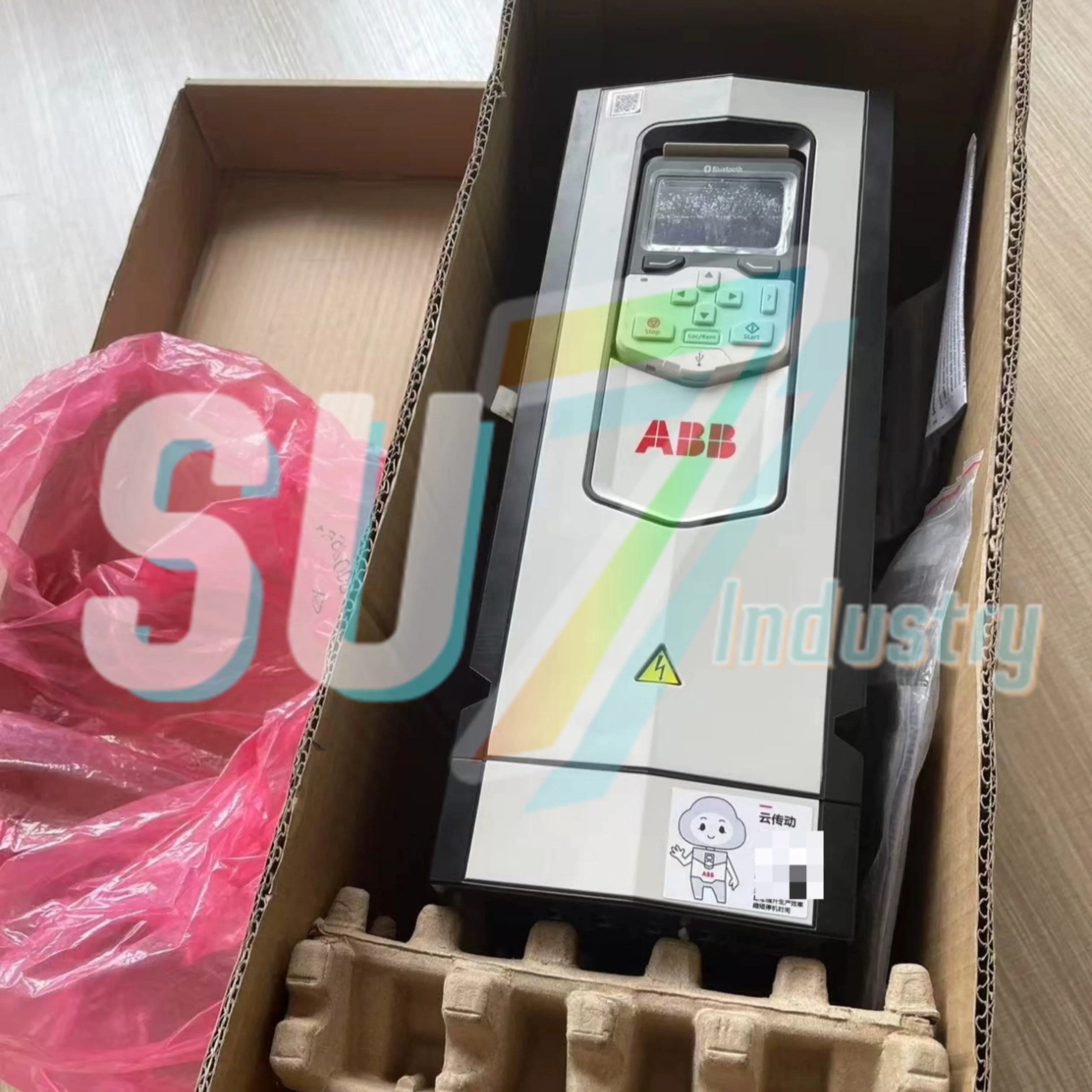 ACS880-01-032A-3 ACS880-01-038A-3 주파수 변환기 원본