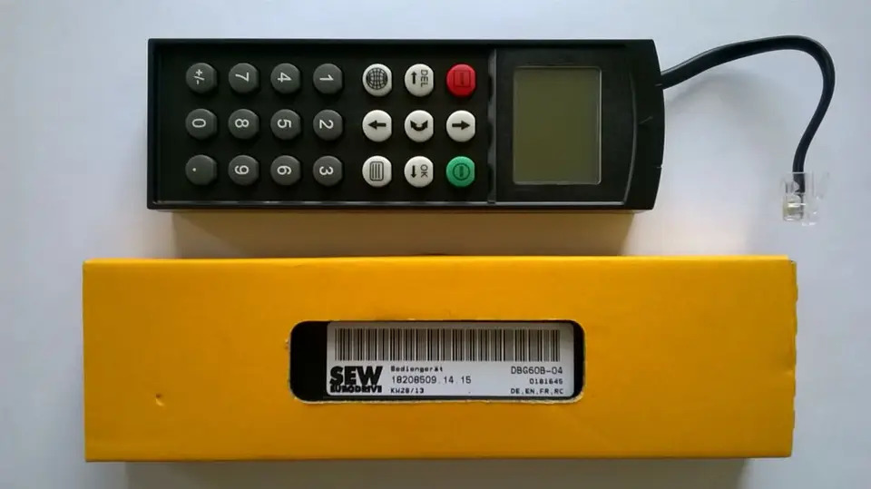 SEW MDX61B 시리즈 주파수 변환기 조작 패널 DBG60B-10