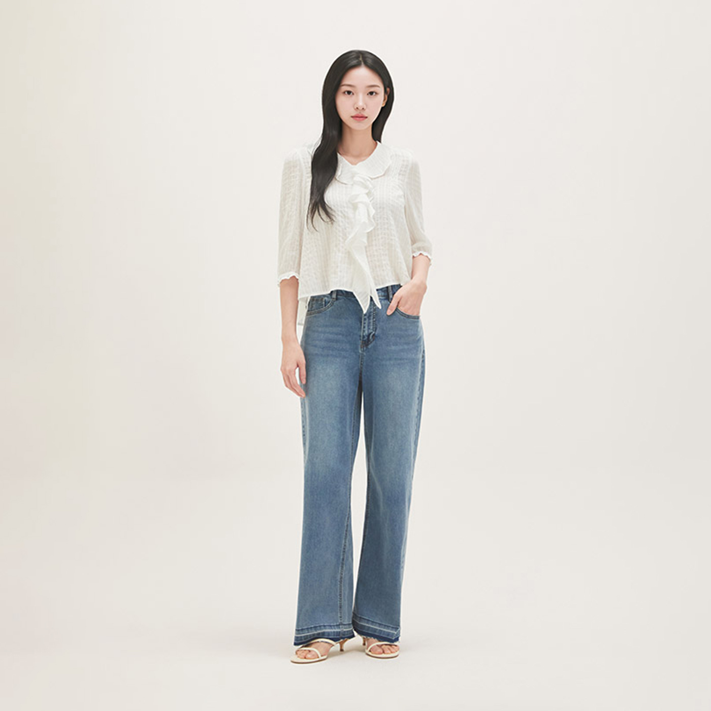 로엠 7부소매 러플 블라우스 RMBLG25RT2 - 상세 이미지 2