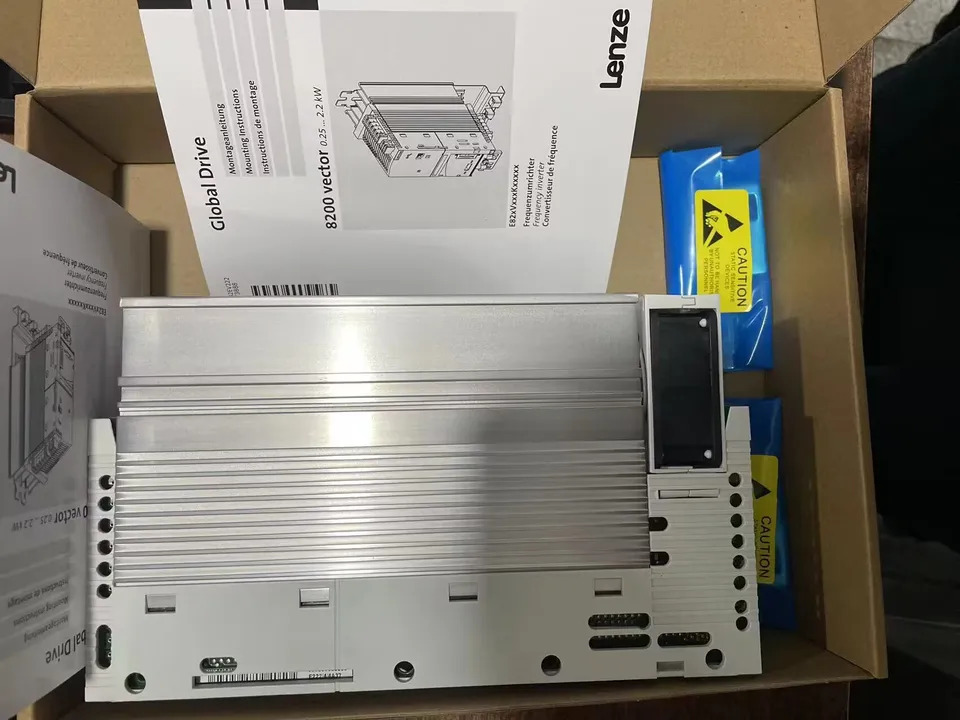 Lenze 8200 주파수 변환기 E82EV222-4C E82EV222K4C E82EV222K4C200