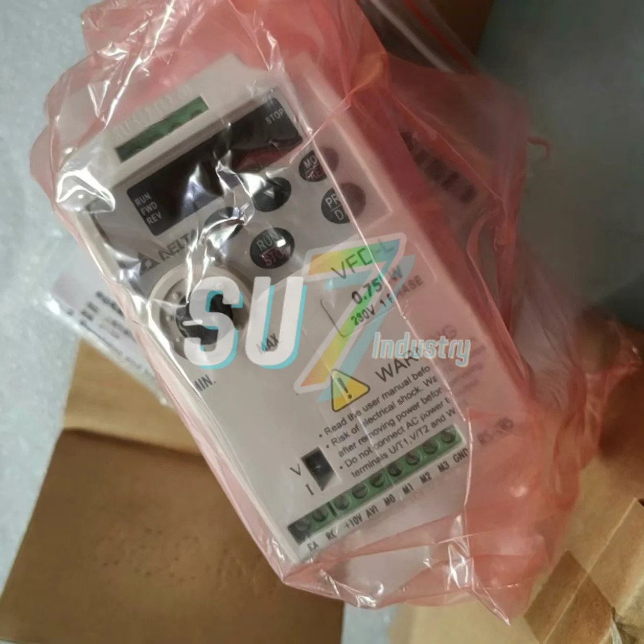 주파수 변환기 원본 VFD007EL43W VFD007L21A