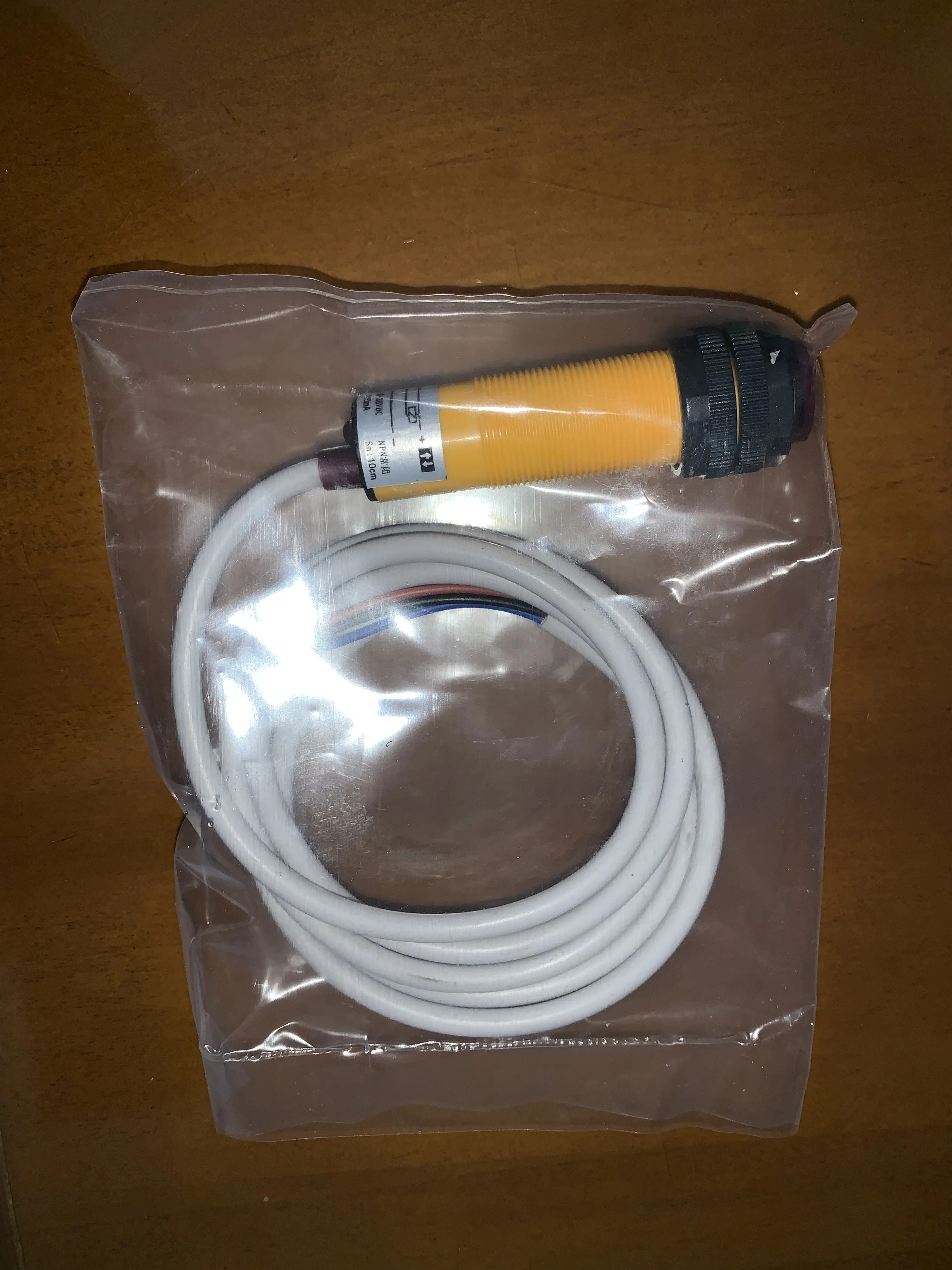 확산 광전스위치 E3F-DS50B1 적외선 센서 조정 가능PNP 50cm
