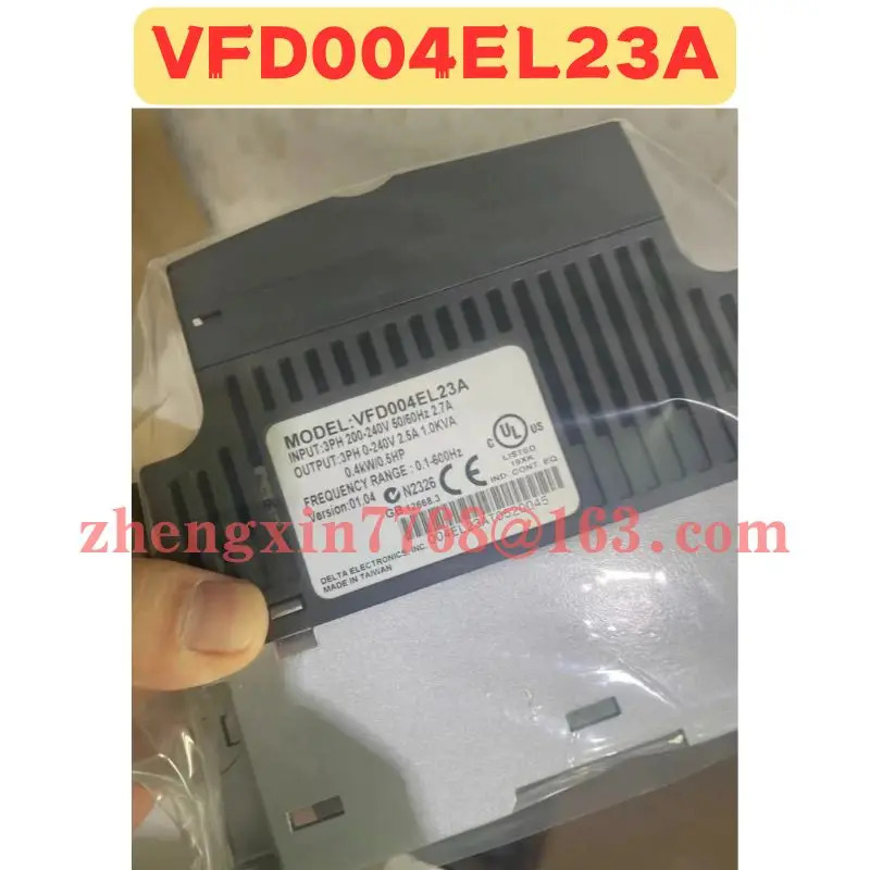 오리지널 주파수 변환기 VFD004EL23A 신