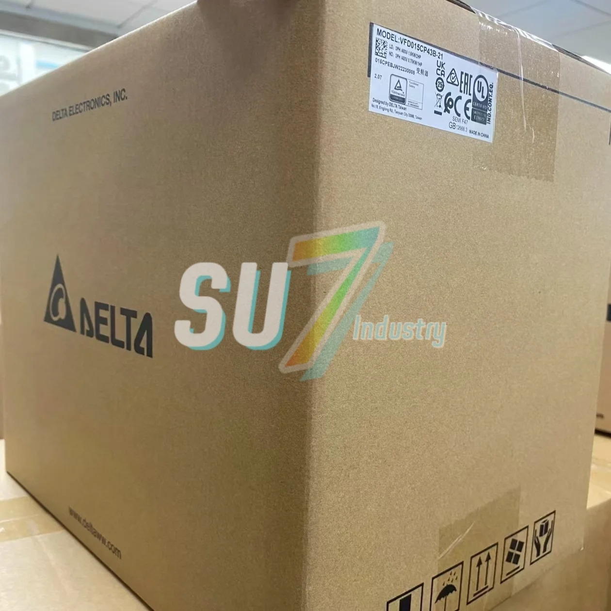 주파수 변환기 새 VFD015B21A VFD015CP43B-21