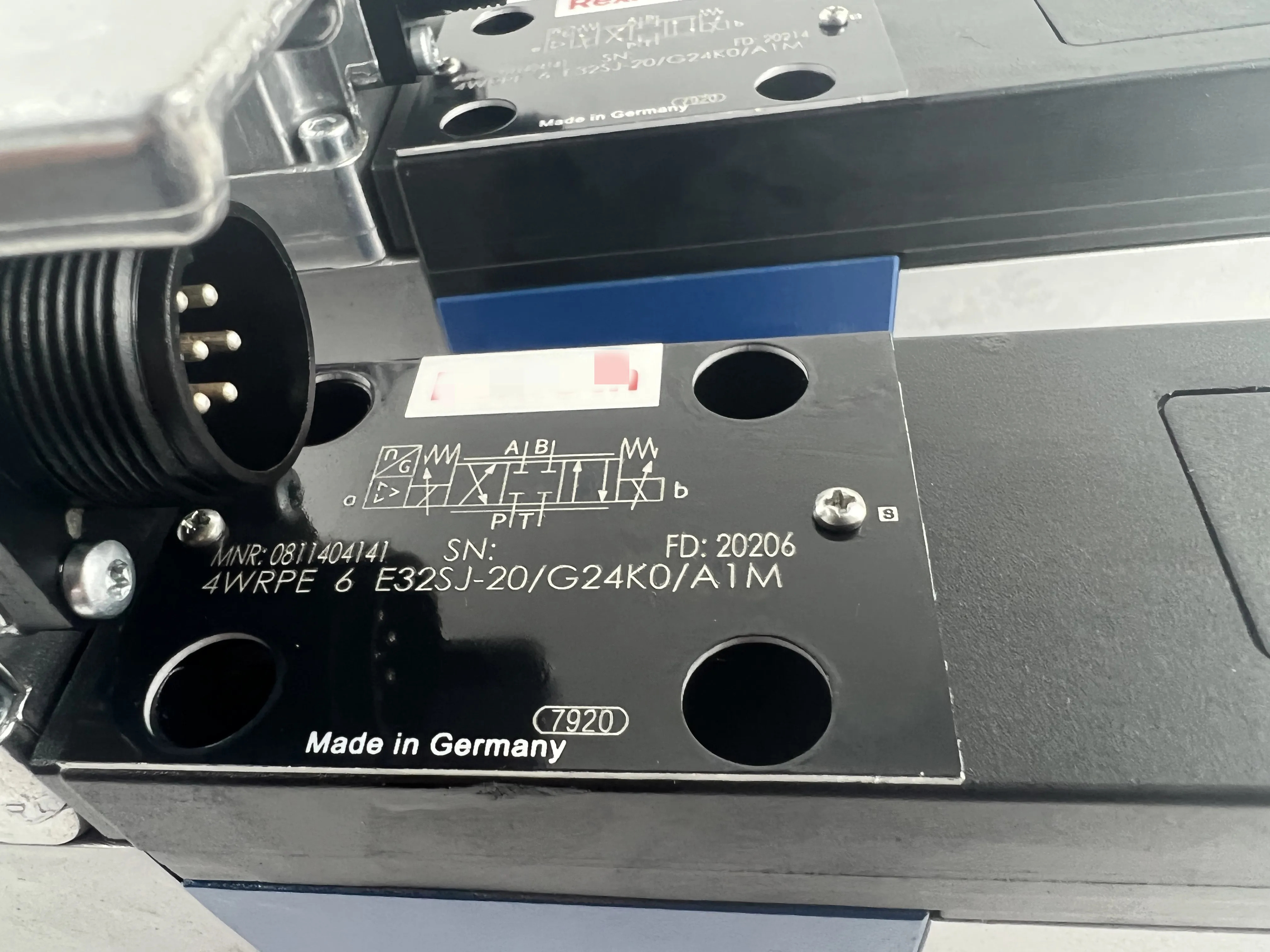 유압 고응답 비례 방향 밸브 4WRPEH 4WRPEH10 4WRPEH10C B100L-2X/G24K0/A1M