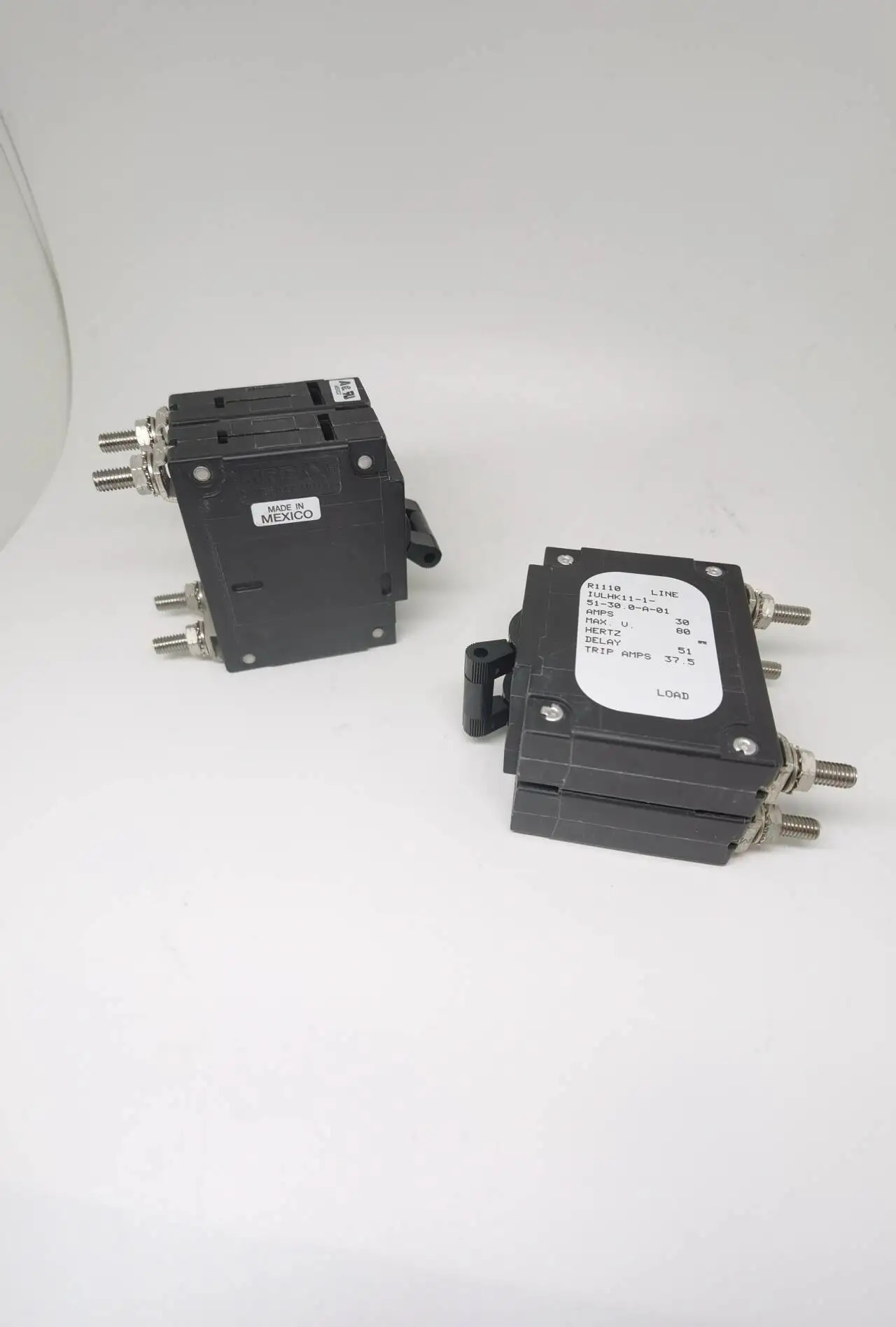 IULHK11-1-51-30.0-A-01 AIRPAX 회로차단기 원본