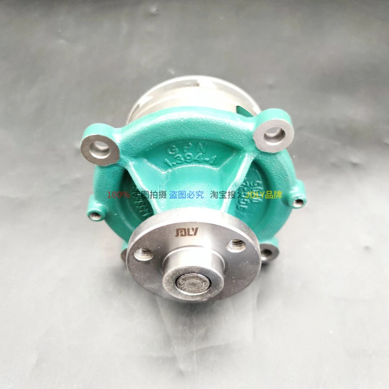 굴삭기 임시 135/150/210/220/225/250/300 Deutz D6D D7D/E 엔진 워터 펌프
