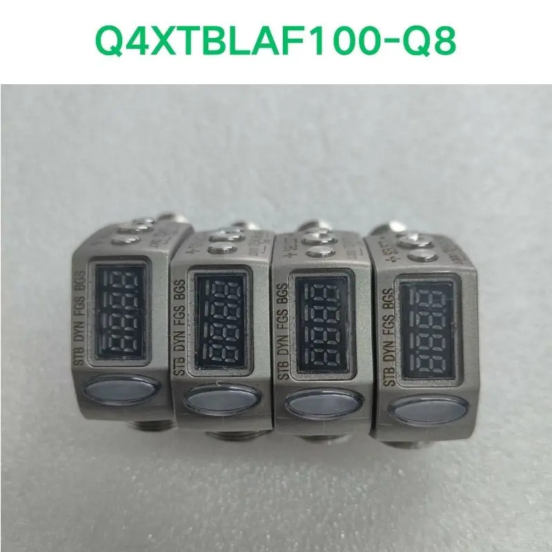Q4XTBLAF100-Q8 레이저 센서 리퍼 OK
