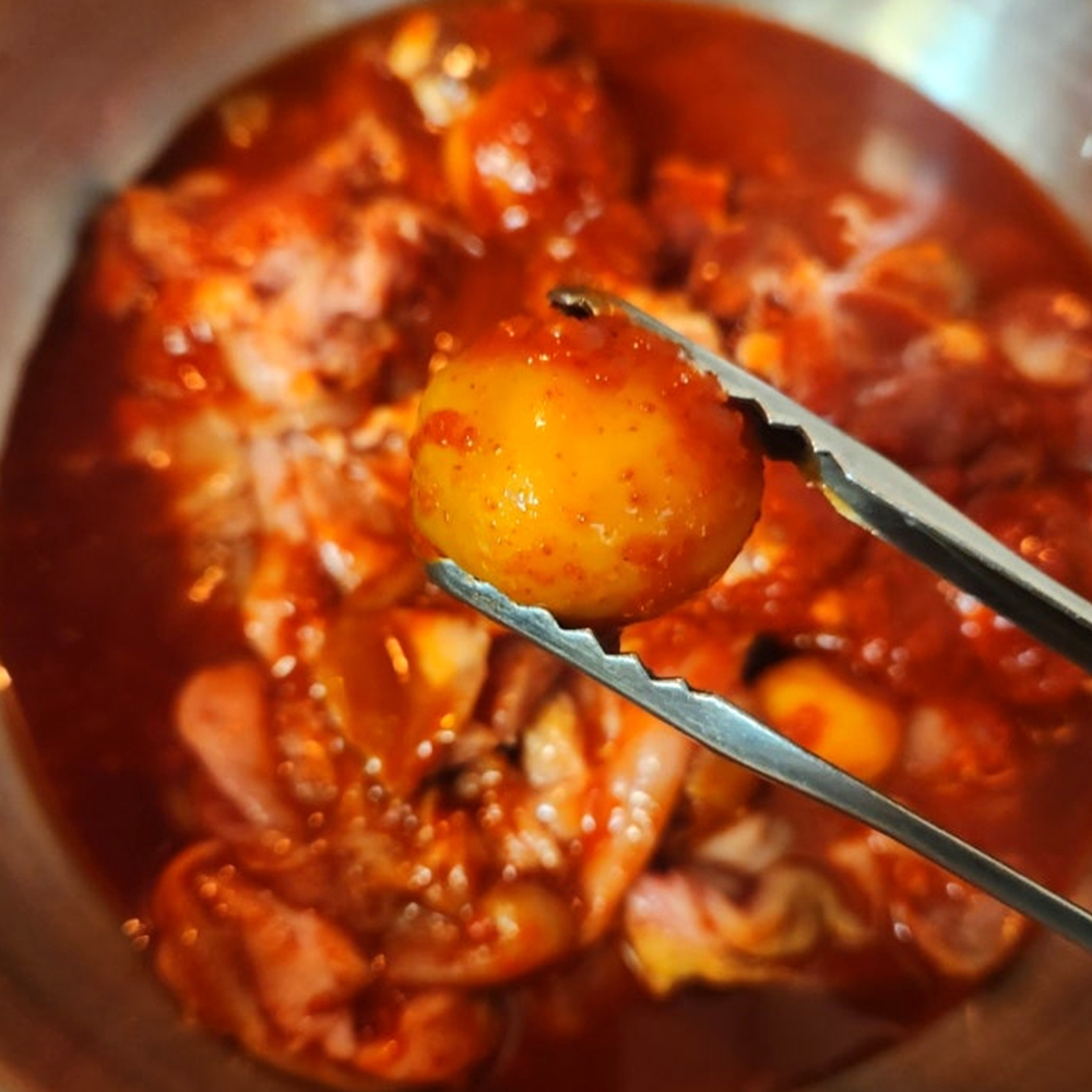 [추억의맛]얼큰한 닭내장탕 700g 2인분 전골 닭곱창 알집 야식 캠핑 - 상세 이미지 5