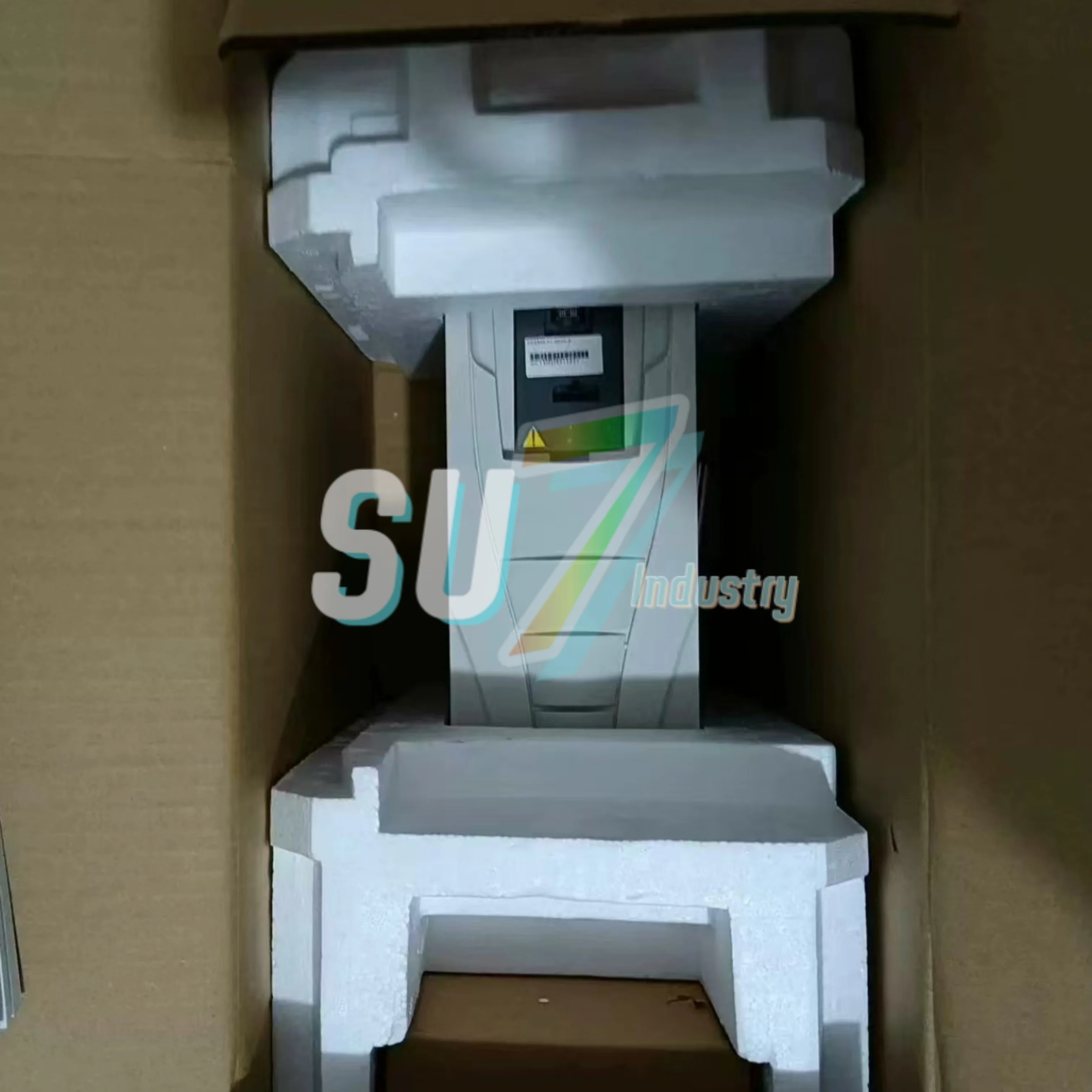 원본 ACS550-01-031A-4 ACS550-01-038A-4 ACS550-01-045A-4 인버터