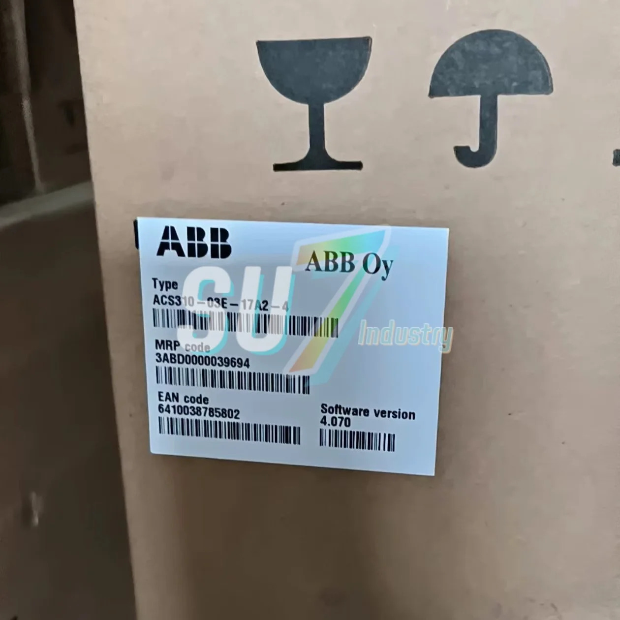 ACS310-03E-17A2-4 주파수 변환기 새