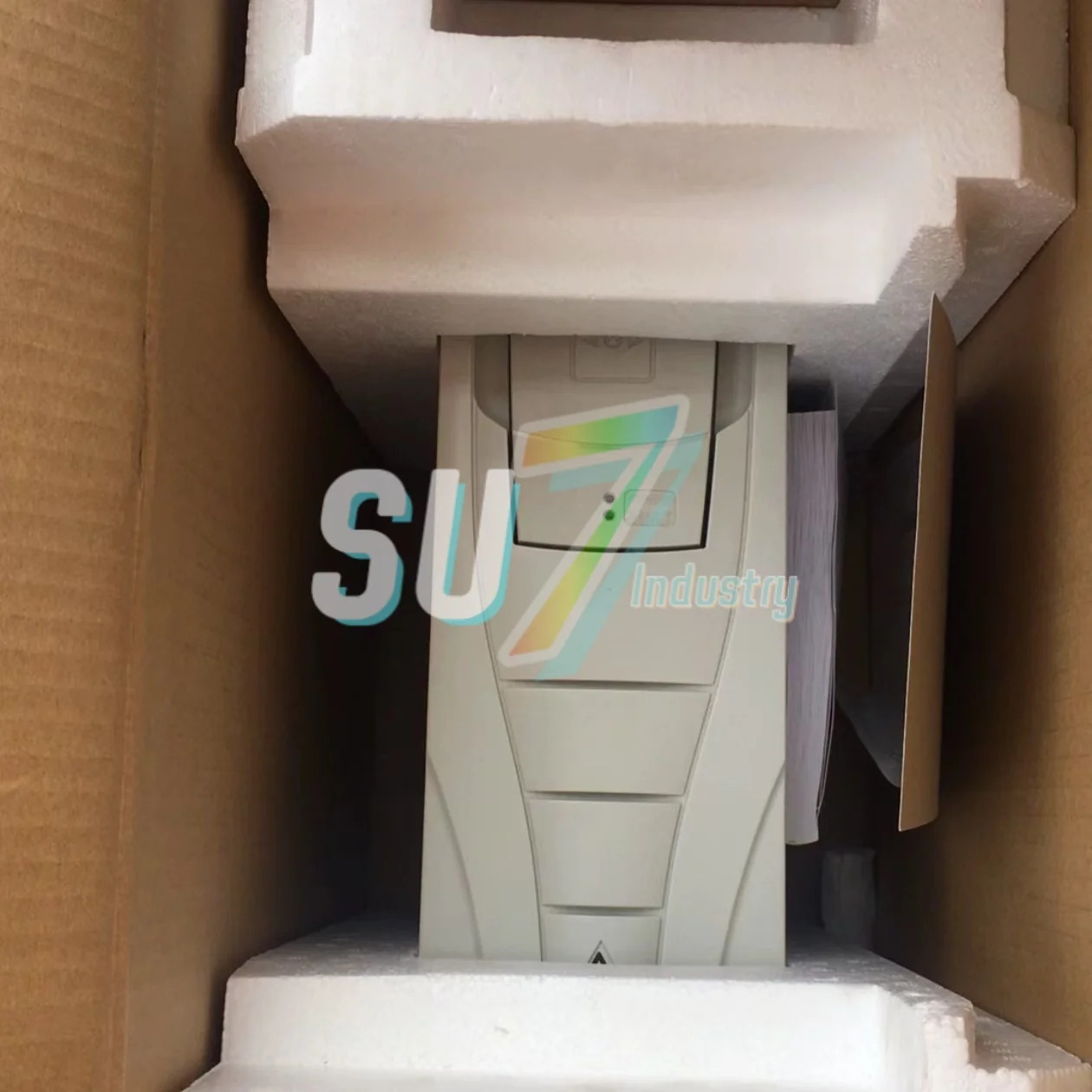 ACS510-01-012A-4 ACS510-01-03A3-4 주파수 변환기 새