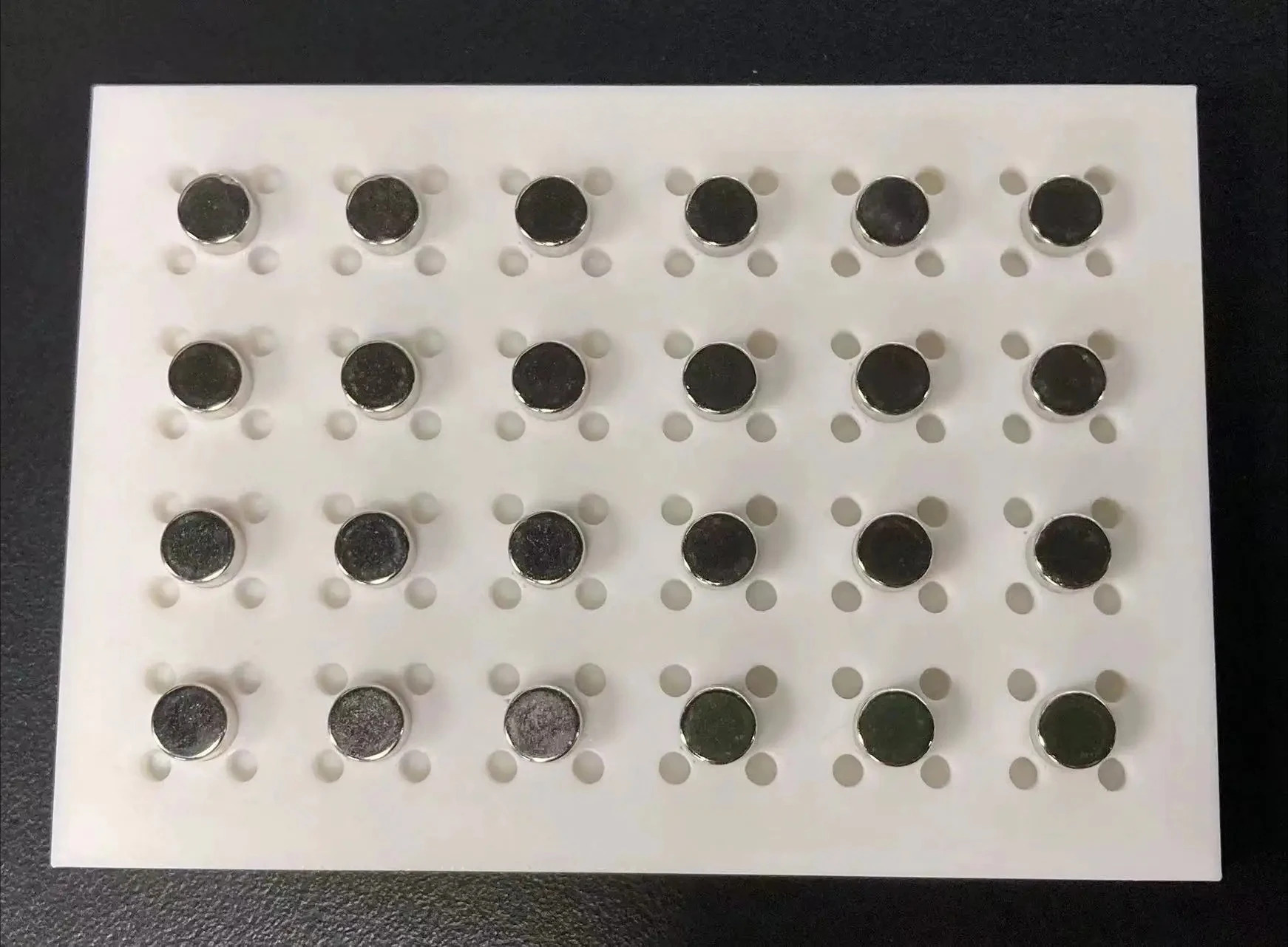 PCR 플레이트 자기 분리 랙 96웰 실험실 특수 슈퍼 마그네틱