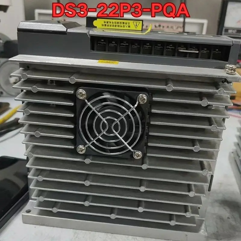 리퍼 Xinjie 서보 드라이브 DS3-22P3-PQA 기계 완료