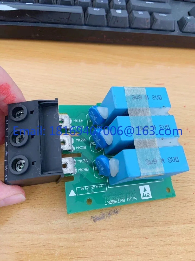 130B6160 DT/4 주파수 변환기 18.5 37KW 입력 플라스틱 터미널 보호 필터 흡수 보드