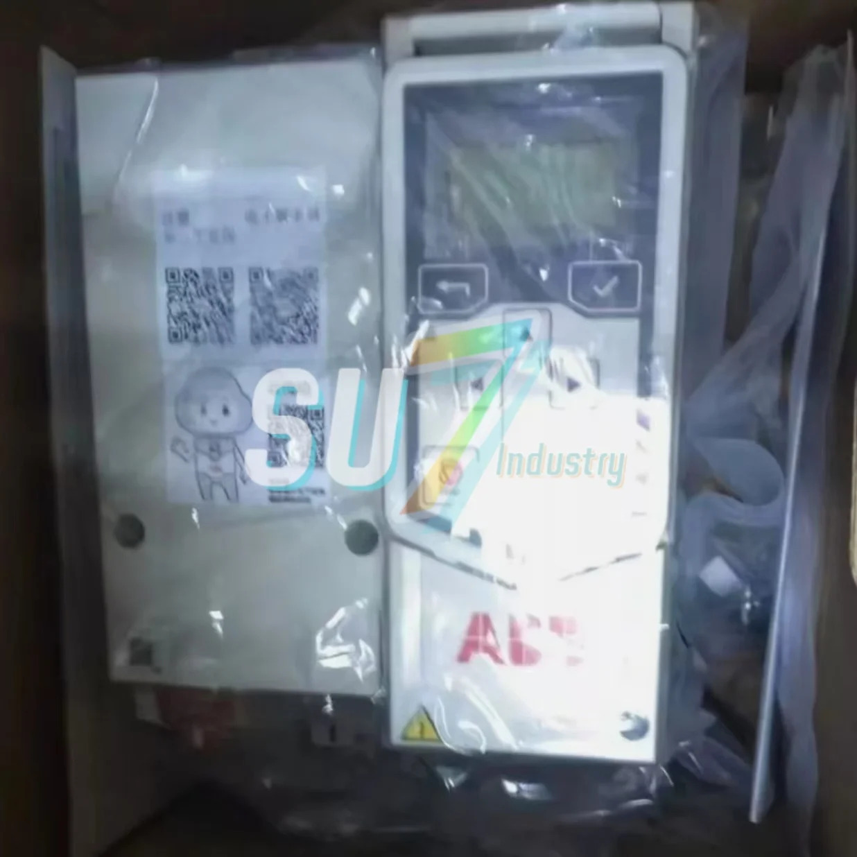 ACS530-01-017A-4 ACS530-01-025A-4 주파수 변환기 원본
