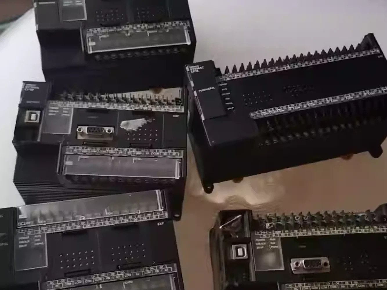 Omron PLC 유닛CP1H-X40DT CP1E-E60DR