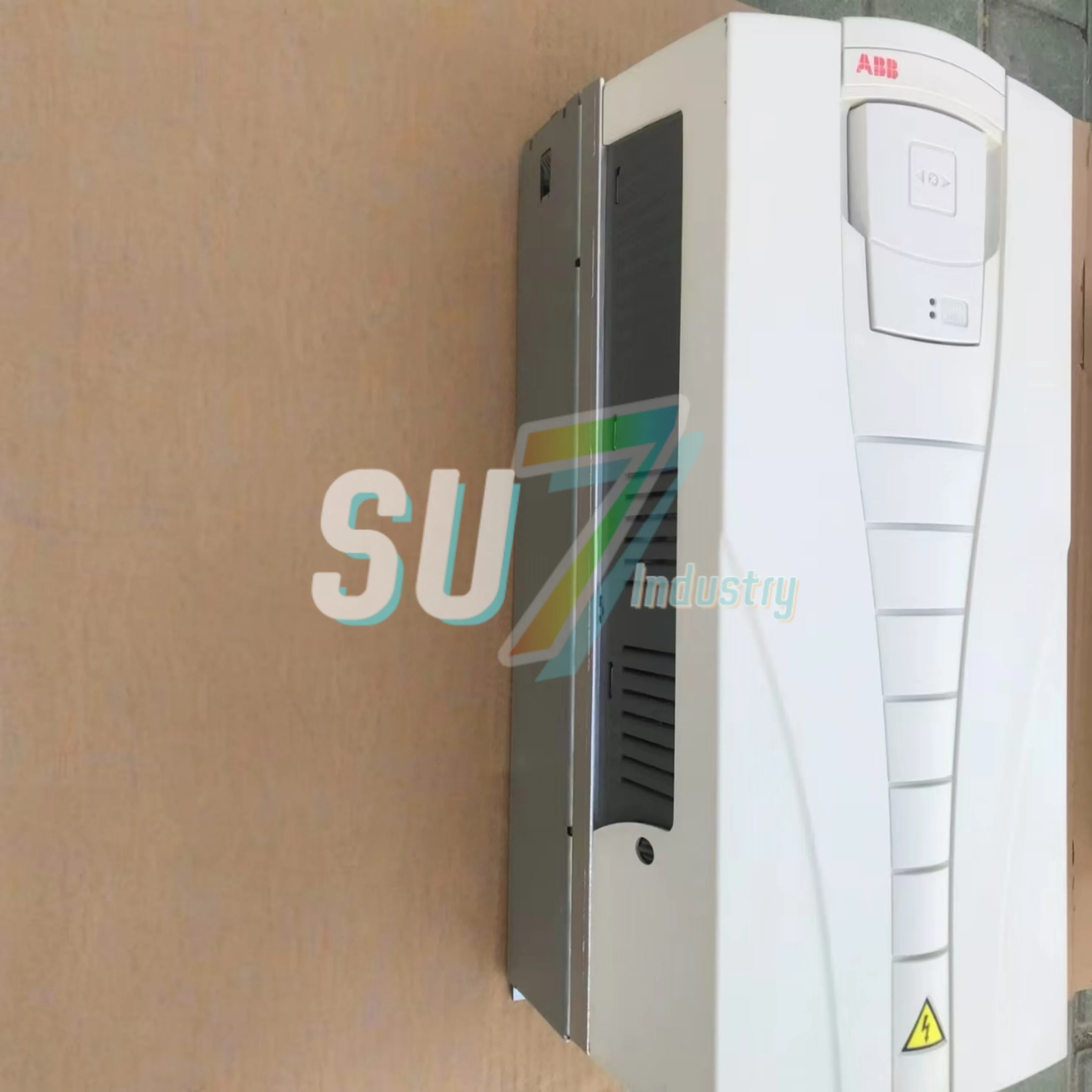 원본 ACS550-01-031A-4 ACS550-01-038A-4 ACS550-01-045A-4 인버터