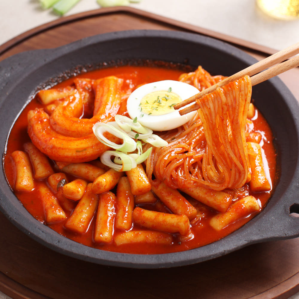 [대용량 2인분] 확 당기는 쫄면 떡볶이 704g 마라/매콤 쫄면 어묵 밀떡 분모자 먹스타 - 상품 이미지