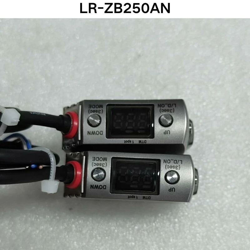 LR-ZB250AN 레이저 변위센서 리퍼 OK