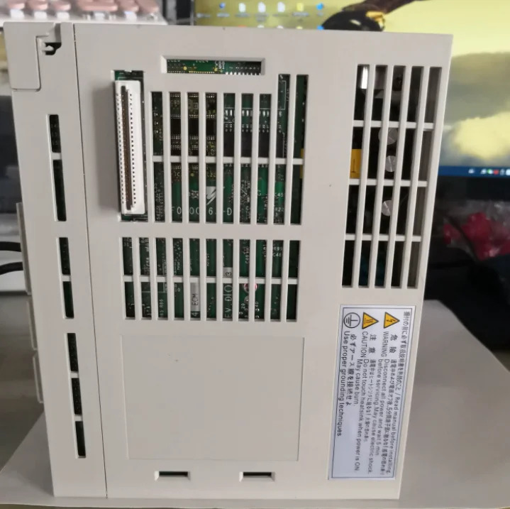 일본 오리지널 야스카와 SGDH SGDH-02AE-OY 500w AC 서보 드라이버