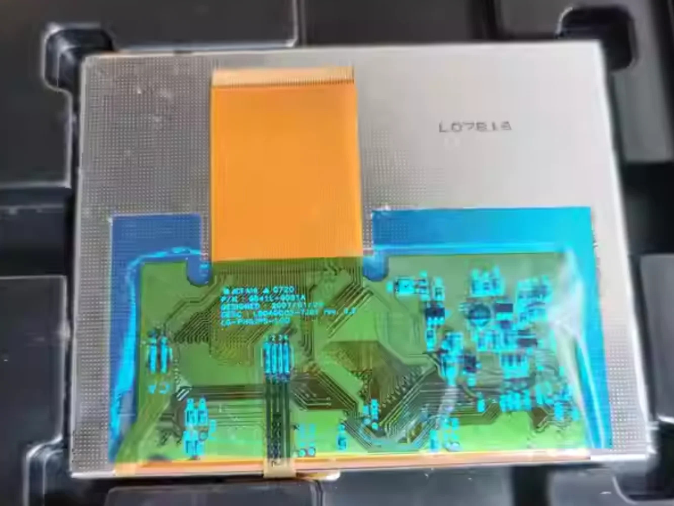 LB040Q03-TJ01 오리지널 패키지
