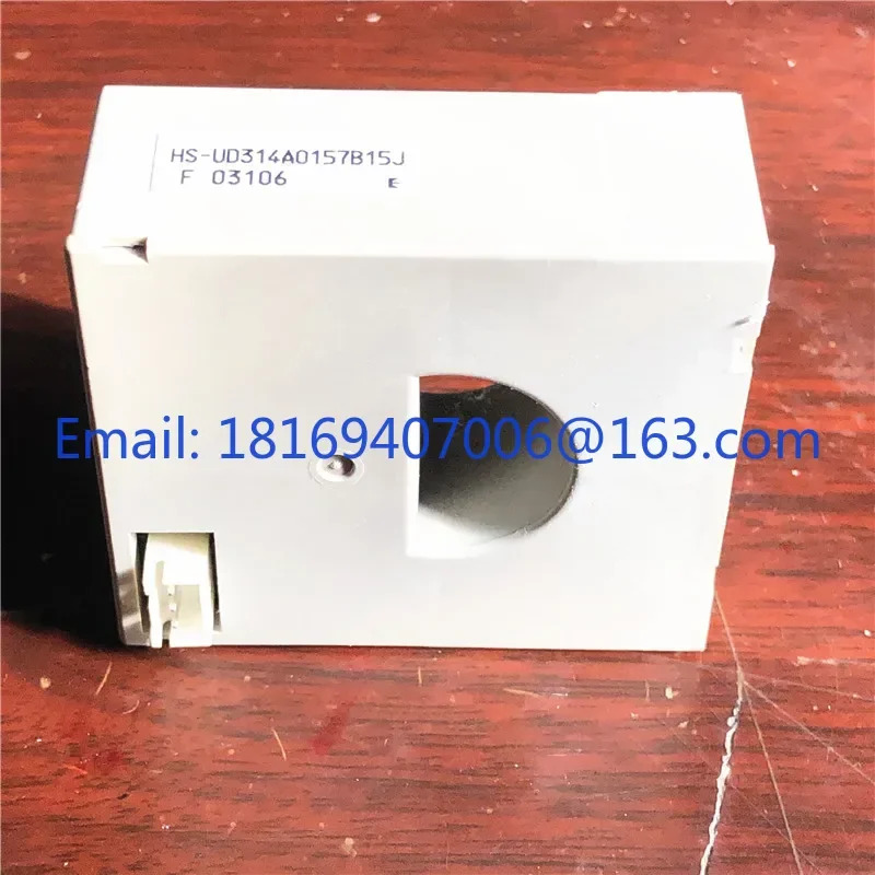 HS-UD314A0157B15J 슈나이더 ABB 변환기 전류 변압기 홀 센서 LT305-S