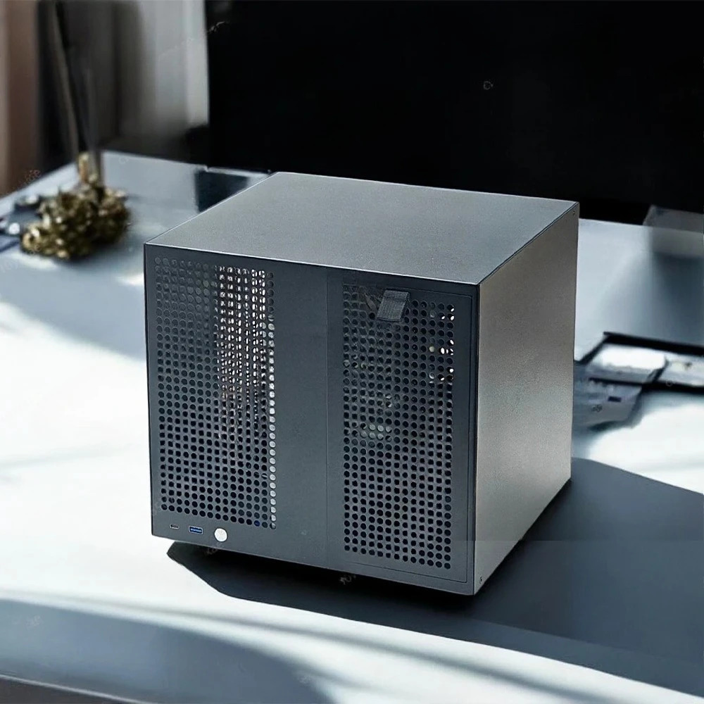 백플레전원공급장치 M 전체 높이 PCIe 확장이 포함된 Sagittarius 8베이 NAS 타워 케이스 Synology UNRAID최적화